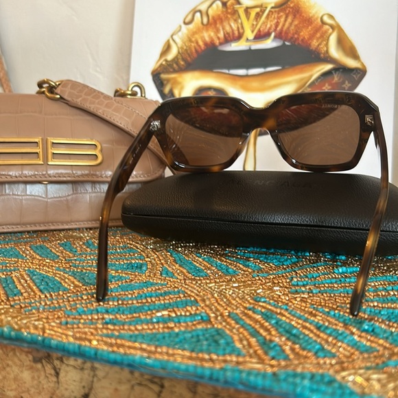 Authentic Balenciaga Sunglasses New with Case - Picture 6 of 9